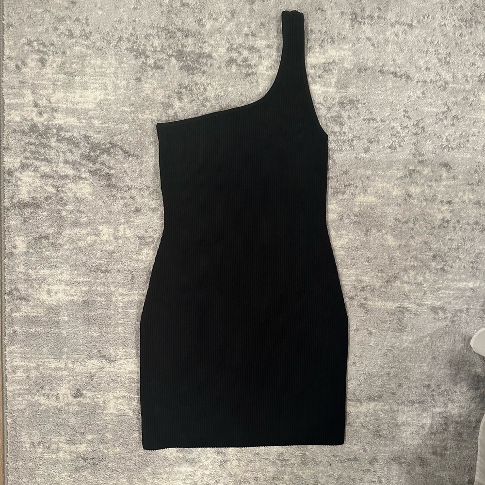 Aritzia Babaton Sculpt Knit One Shoulder Dress